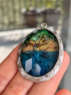 Stunning Faceted Abalone Paua Shell Statement Pendant (Silver-Tone)
